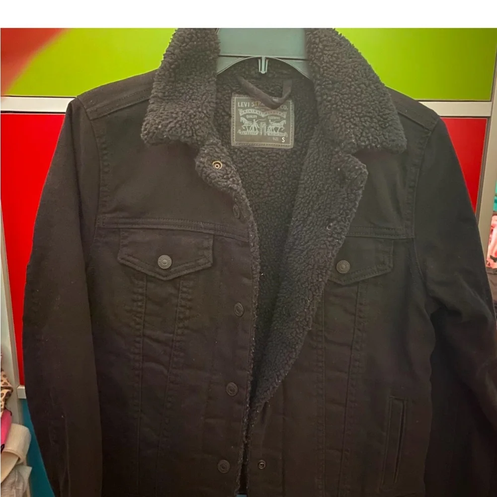 Womens Levi's Black Trucker Jacket with Sherpa linen - Picture 2 of 3